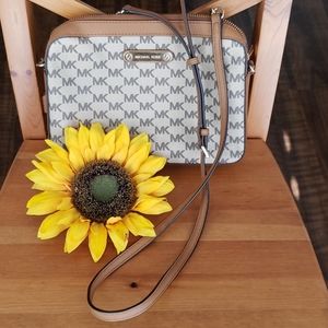 Michael Kors Crossbody purse
